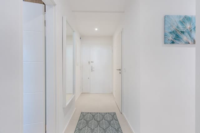 Küchenzeile der Wohnung, Kapitalanlage-Immobilie in München
